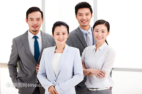 雙手緊握東方商務(wù)團(tuán)隊 專業(yè)套裝服務(wù)，助力企業(yè)騰飛